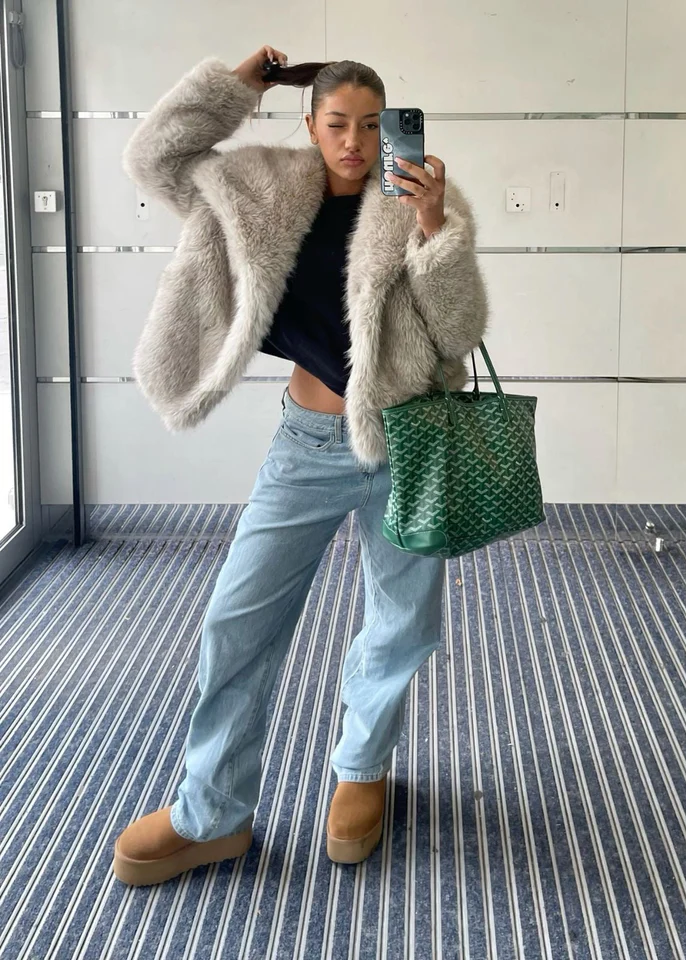 Vintage Cropped Faux Fur Jacket – Elegant Winter Style