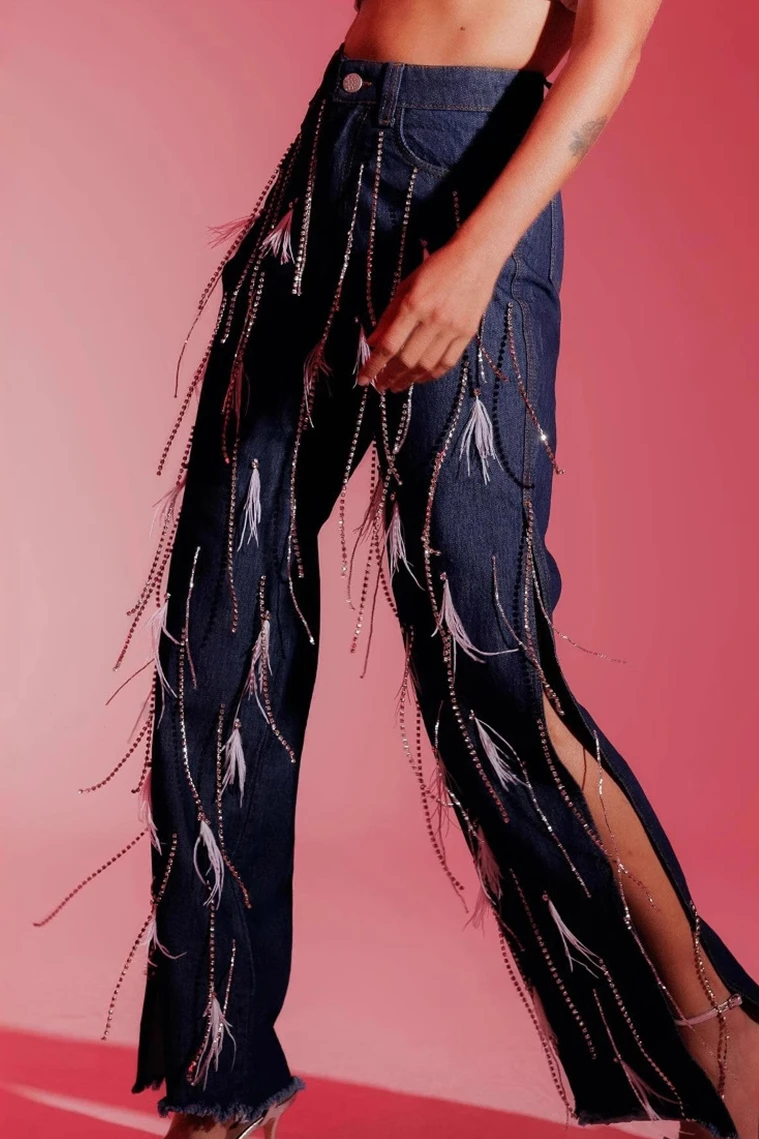 Fitting Mid-Rise Denim Jeans with Fringe